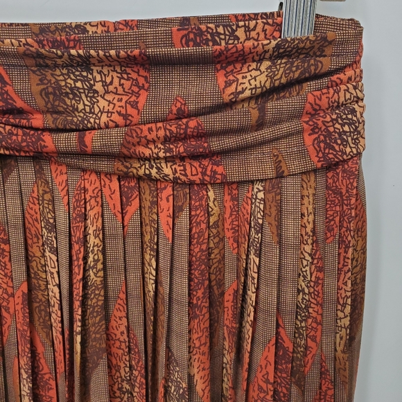 NWOT Pleated Midi/Mini Knee Skirt Size Large - Picture 6 of 16